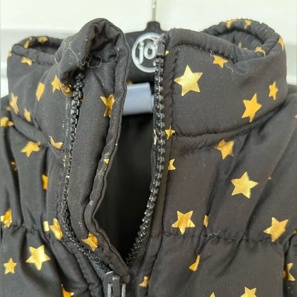 Healthtex black gold stars zippered puffer vest, great condition, wide stitch,3T - Picture 3 of 8